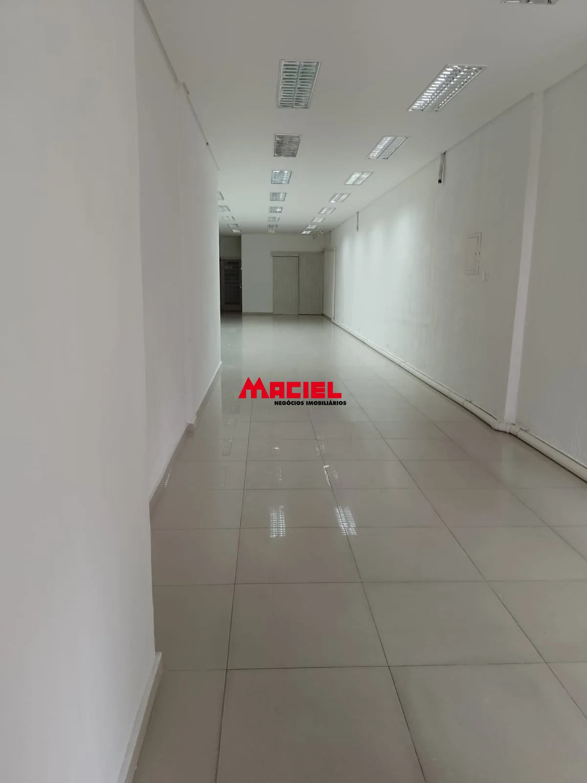 Alugar Comercial / Ponto Comercial em S&atilde;o Jos&eacute; dos Campos R$ 8.000,00 - Foto 4