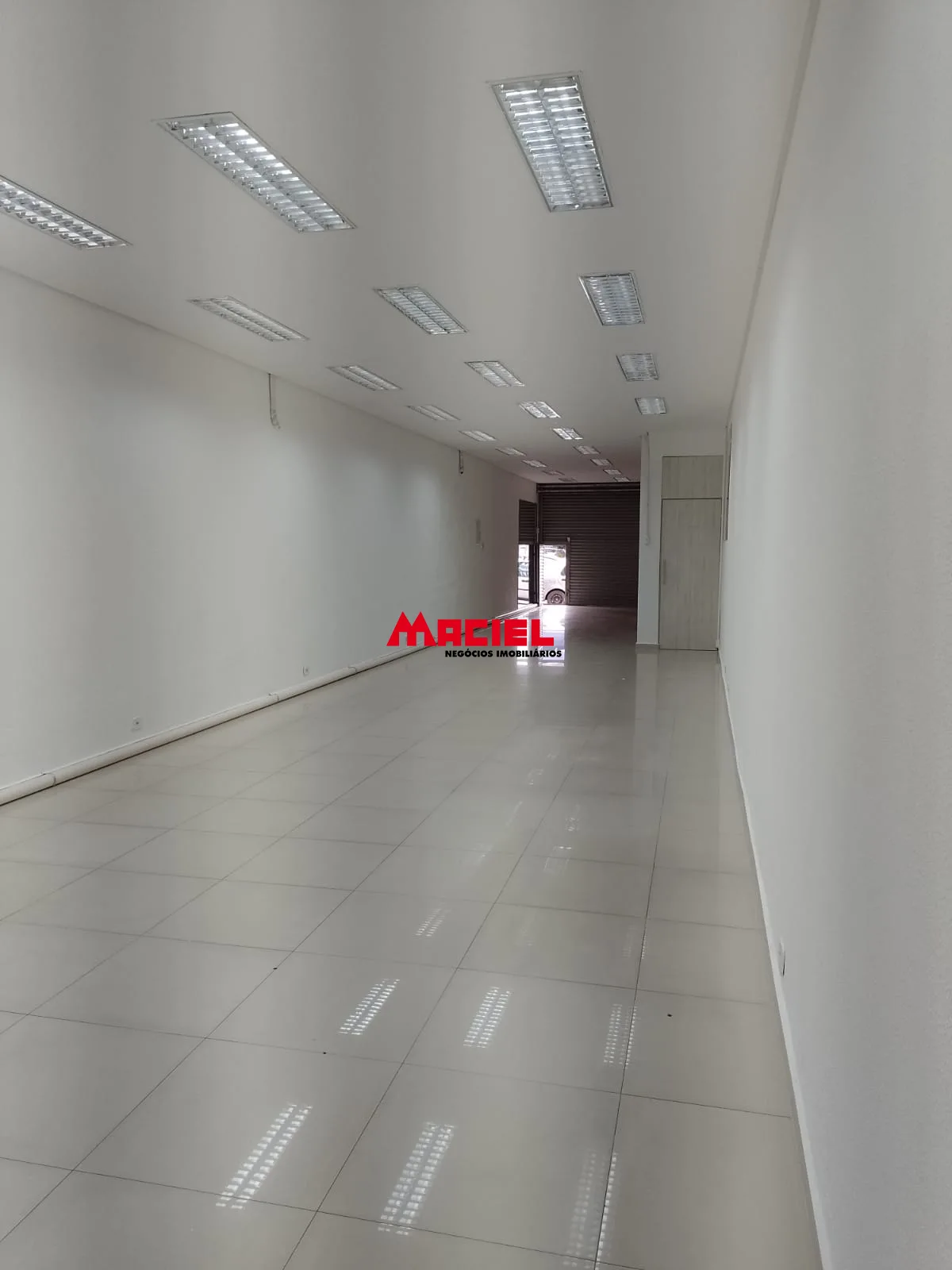 Alugar Comercial / Ponto Comercial em S&atilde;o Jos&eacute; dos Campos R$ 8.000,00 - Foto 8