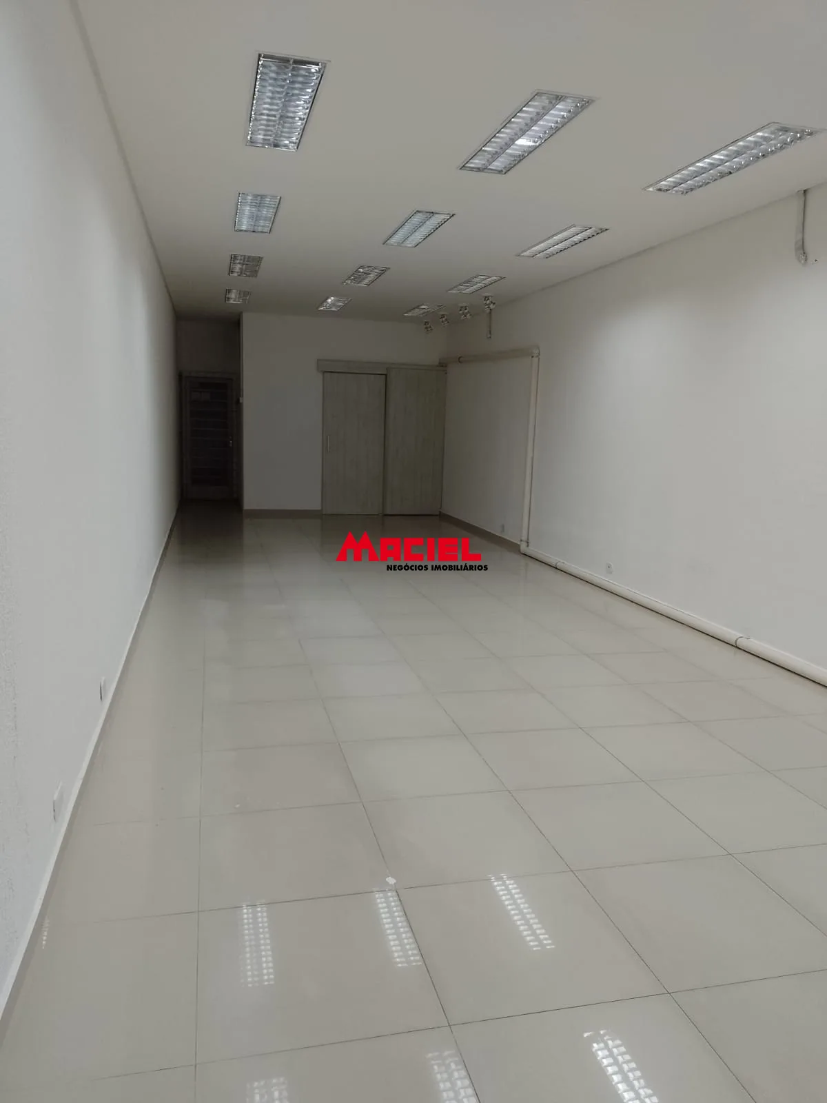 Alugar Comercial / Ponto Comercial em S&atilde;o Jos&eacute; dos Campos R$ 8.000,00 - Foto 11