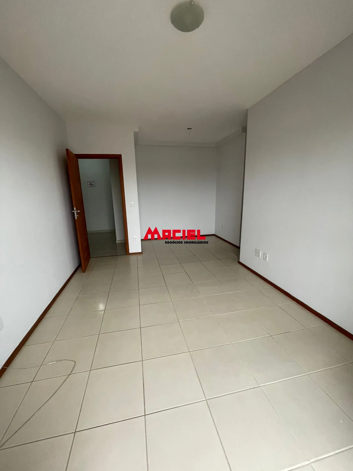 Alugar Apartamento / Padr&atilde;o em S&atilde;o Jos&eacute; dos Campos R$ 2.200,00 - Foto 1
