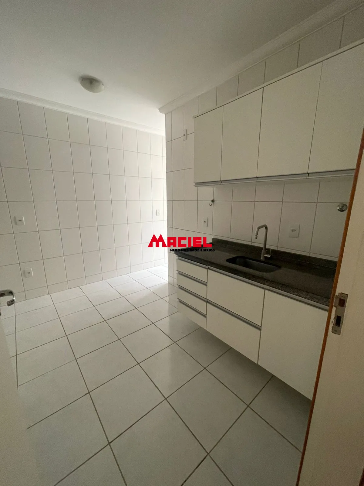 Alugar Apartamento / Padr&atilde;o em S&atilde;o Jos&eacute; dos Campos R$ 2.200,00 - Foto 3