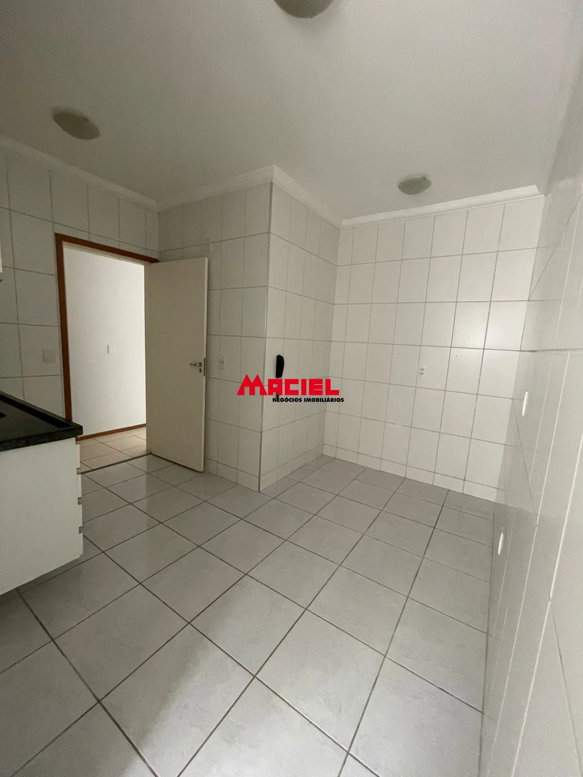 Alugar Apartamento / Padr&atilde;o em S&atilde;o Jos&eacute; dos Campos R$ 2.200,00 - Foto 4