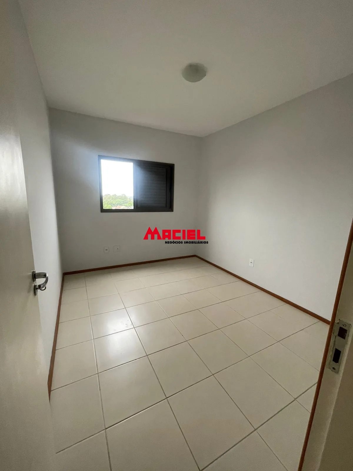 Alugar Apartamento / Padr&atilde;o em S&atilde;o Jos&eacute; dos Campos R$ 2.200,00 - Foto 6