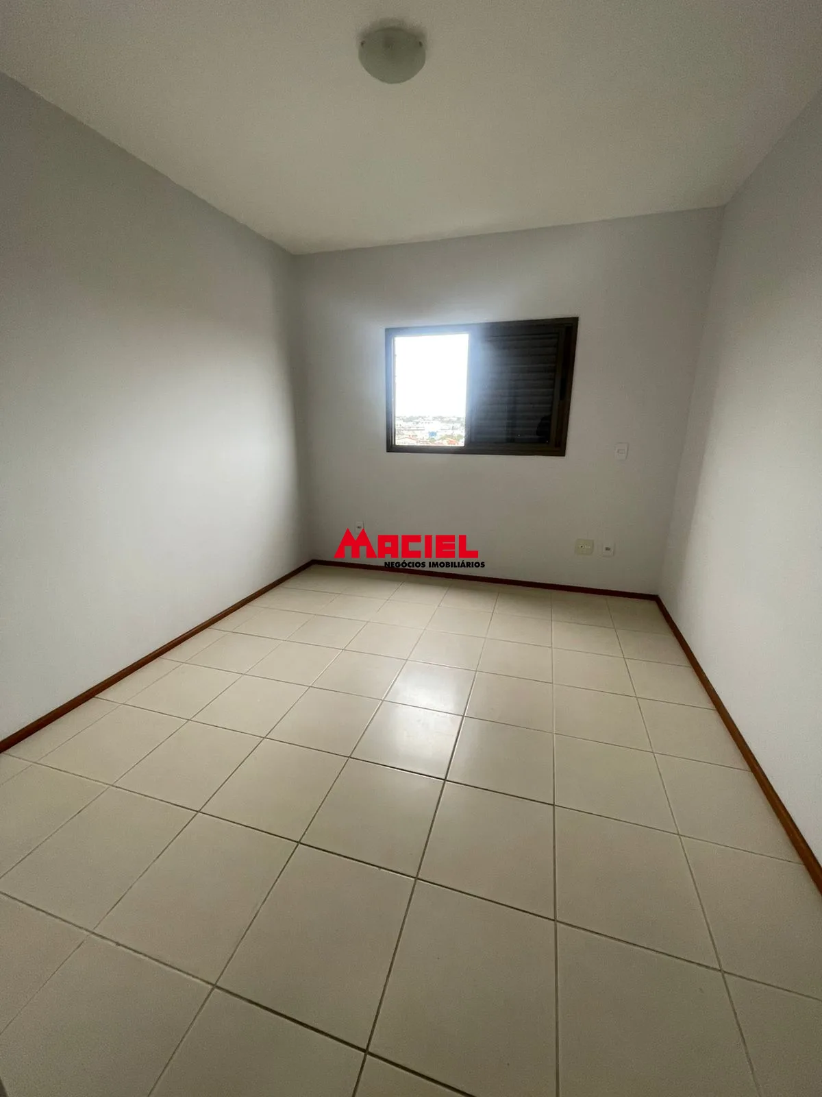 Alugar Apartamento / Padr&atilde;o em S&atilde;o Jos&eacute; dos Campos R$ 2.200,00 - Foto 7