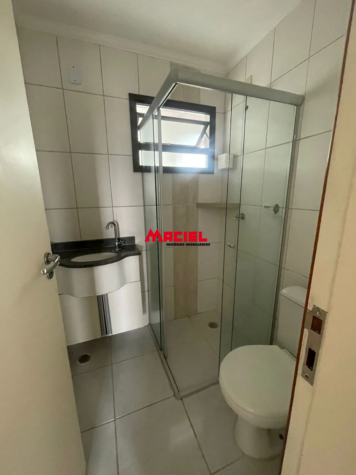 Alugar Apartamento / Padr&atilde;o em S&atilde;o Jos&eacute; dos Campos R$ 2.200,00 - Foto 8