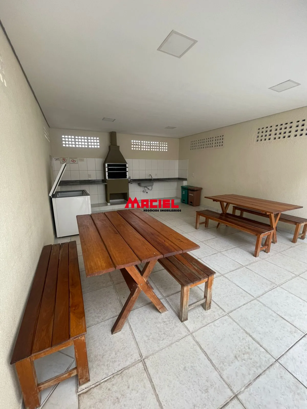 Alugar Apartamento / Padr&atilde;o em S&atilde;o Jos&eacute; dos Campos R$ 2.200,00 - Foto 14