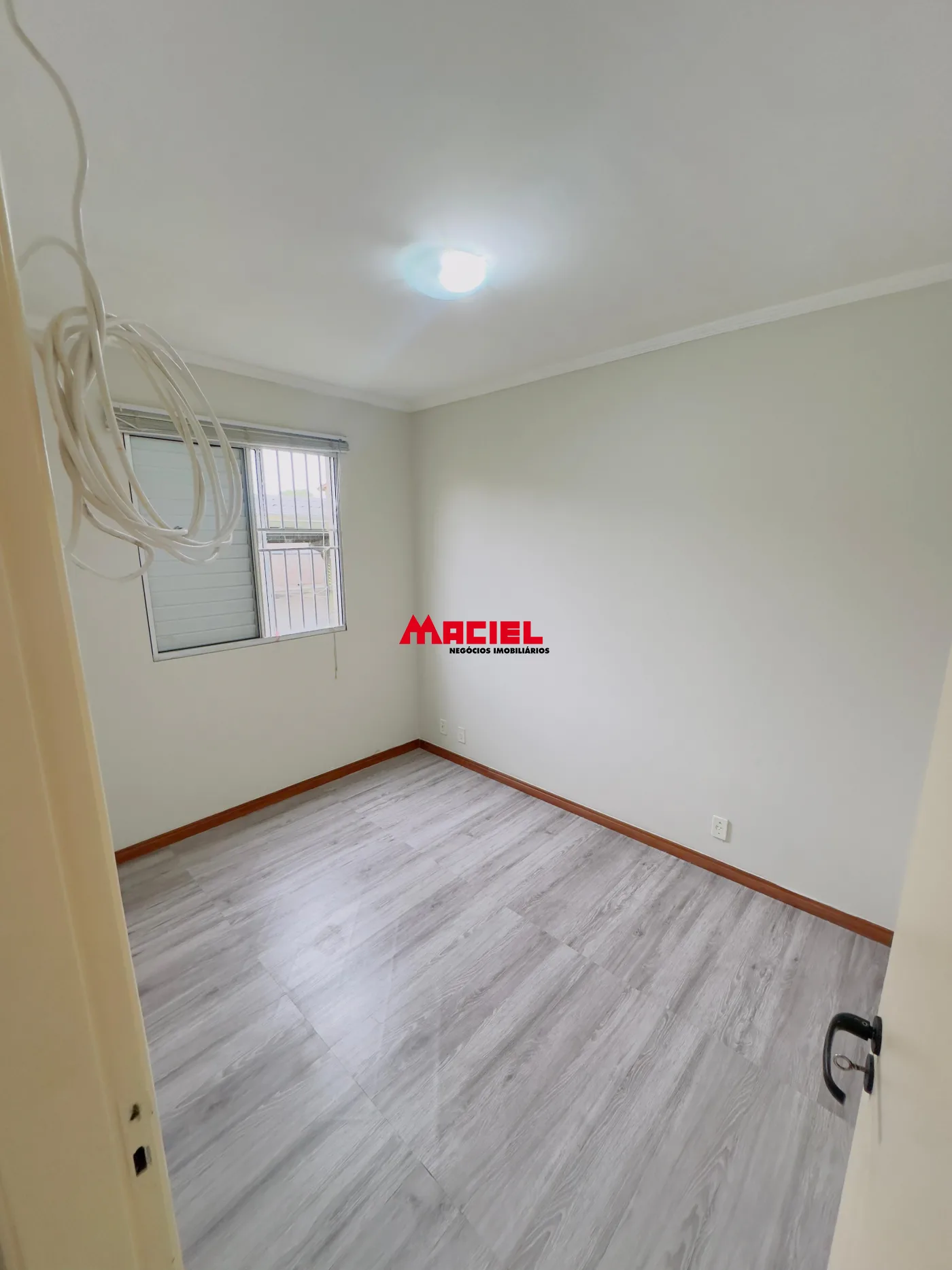 Alugar Apartamento / Padr&atilde;o em S&atilde;o Jos&eacute; dos Campos R$ 2.350,00 - Foto 3