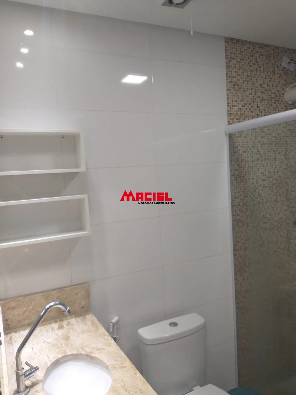 Alugar Casa / Padr&atilde;o em S&atilde;o Jos&eacute; dos Campos R$ 2.700,00 - Foto 14