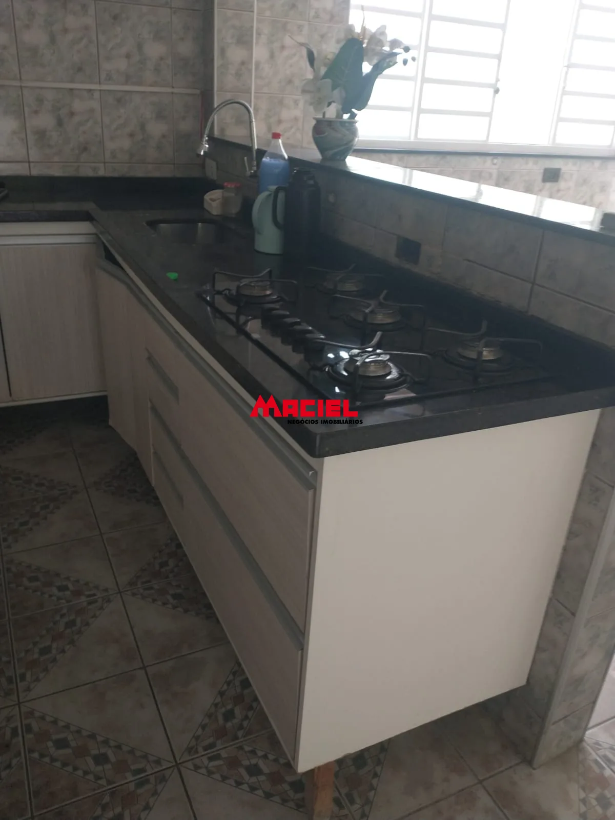 Alugar Casa / Padr&atilde;o em S&atilde;o Jos&eacute; dos Campos R$ 2.700,00 - Foto 40