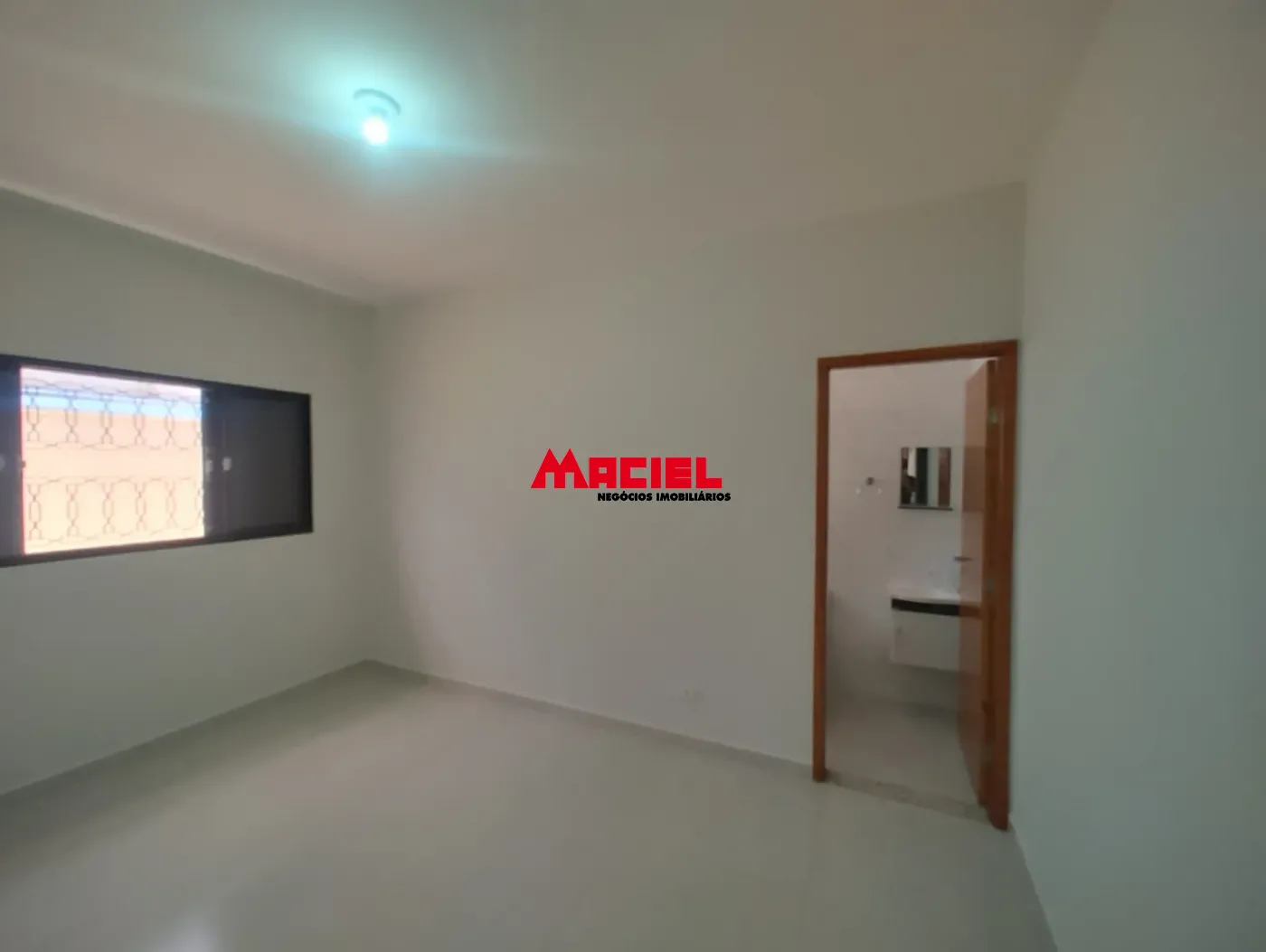 Alugar Casa / Padr&atilde;o em S&atilde;o Jos&eacute; dos Campos R$ 3.100,00 - Foto 4