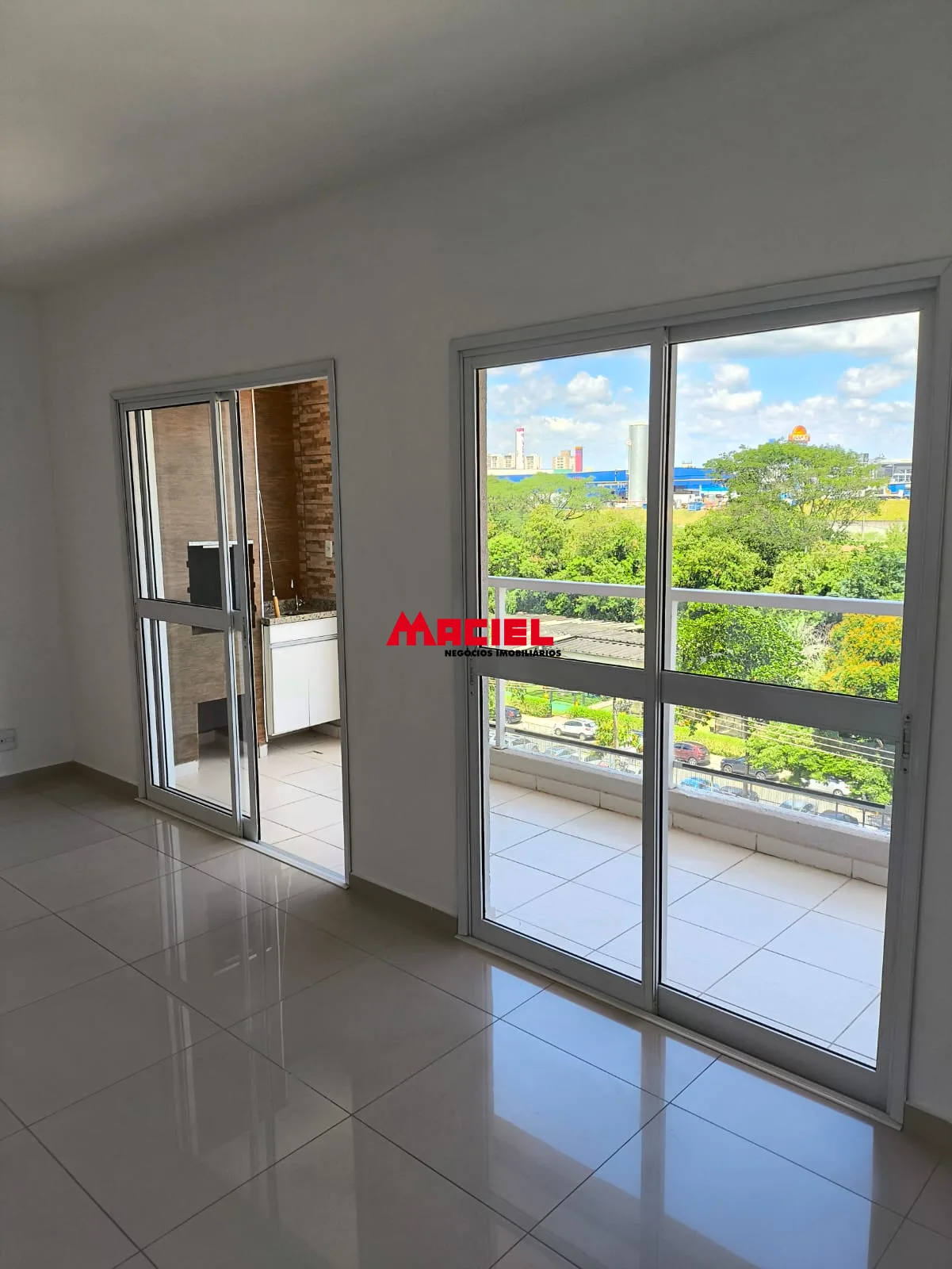 Alugar Apartamento / Padr&atilde;o em S&atilde;o Jos&eacute; dos Campos R$ 2.700,00 - Foto 3