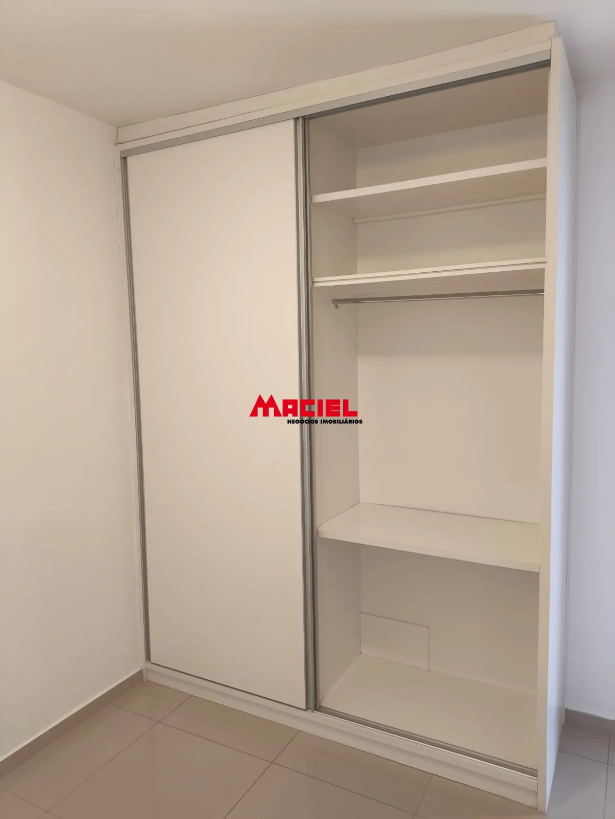 Alugar Apartamento / Padr&atilde;o em S&atilde;o Jos&eacute; dos Campos R$ 2.700,00 - Foto 11