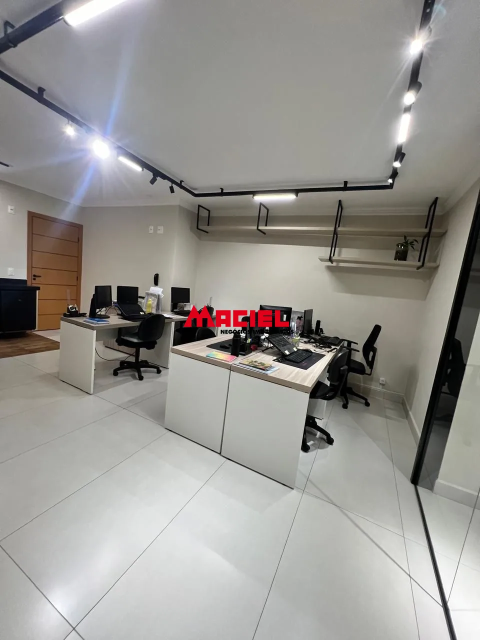 Comprar Comercial / Sala em S&atilde;o Jos&eacute; dos Campos R$ 270.000,00 - Foto 3