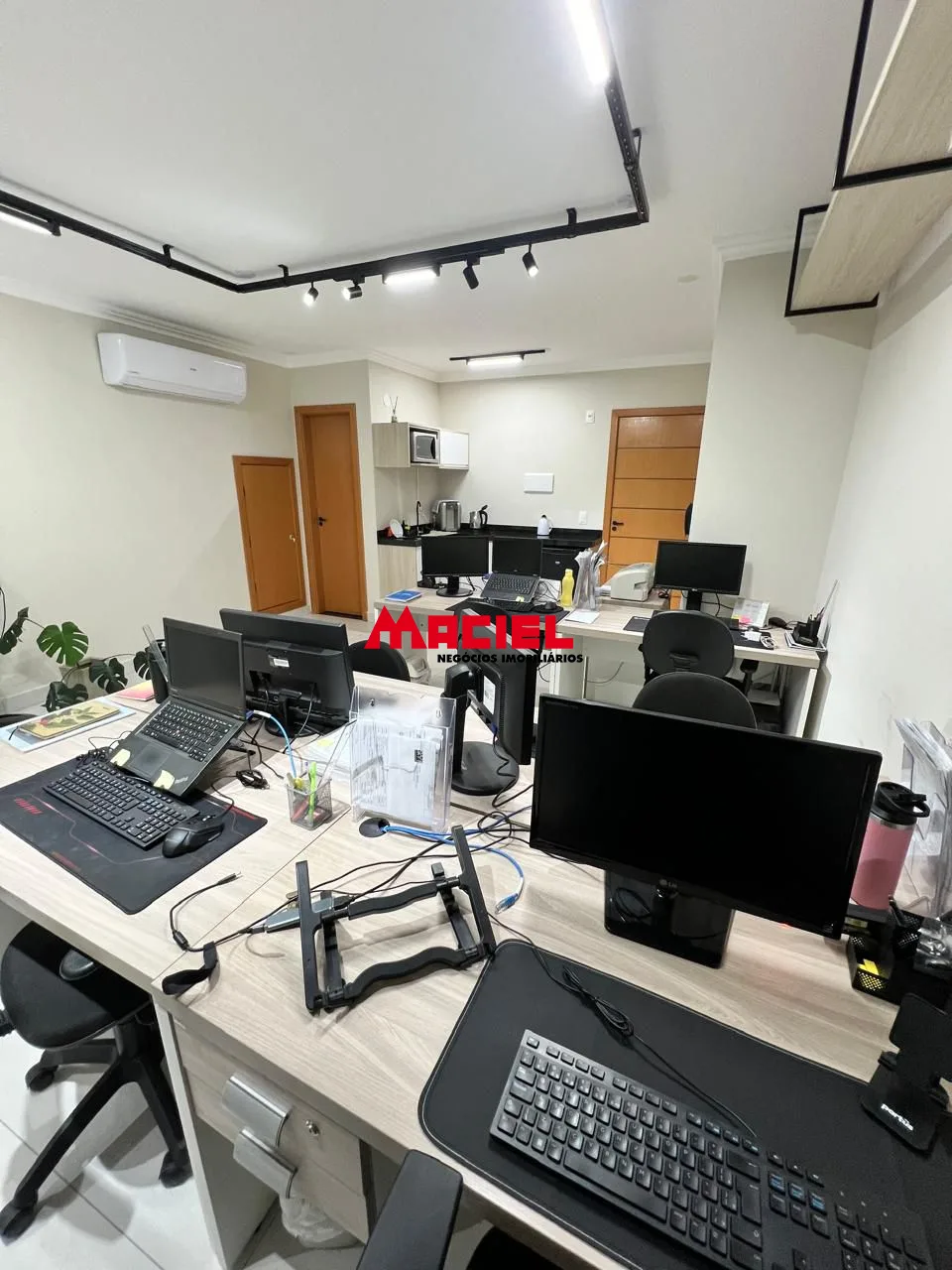 Comprar Comercial / Sala em S&atilde;o Jos&eacute; dos Campos R$ 270.000,00 - Foto 4