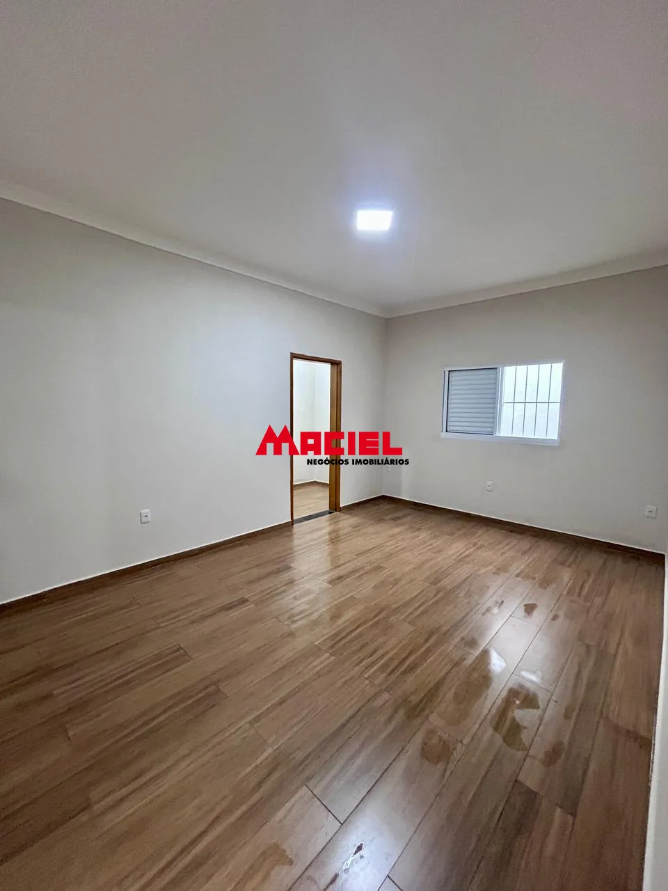 Alugar Casa / Padr&atilde;o em S&atilde;o Jos&eacute; dos Campos R$ 2.200,00 - Foto 2
