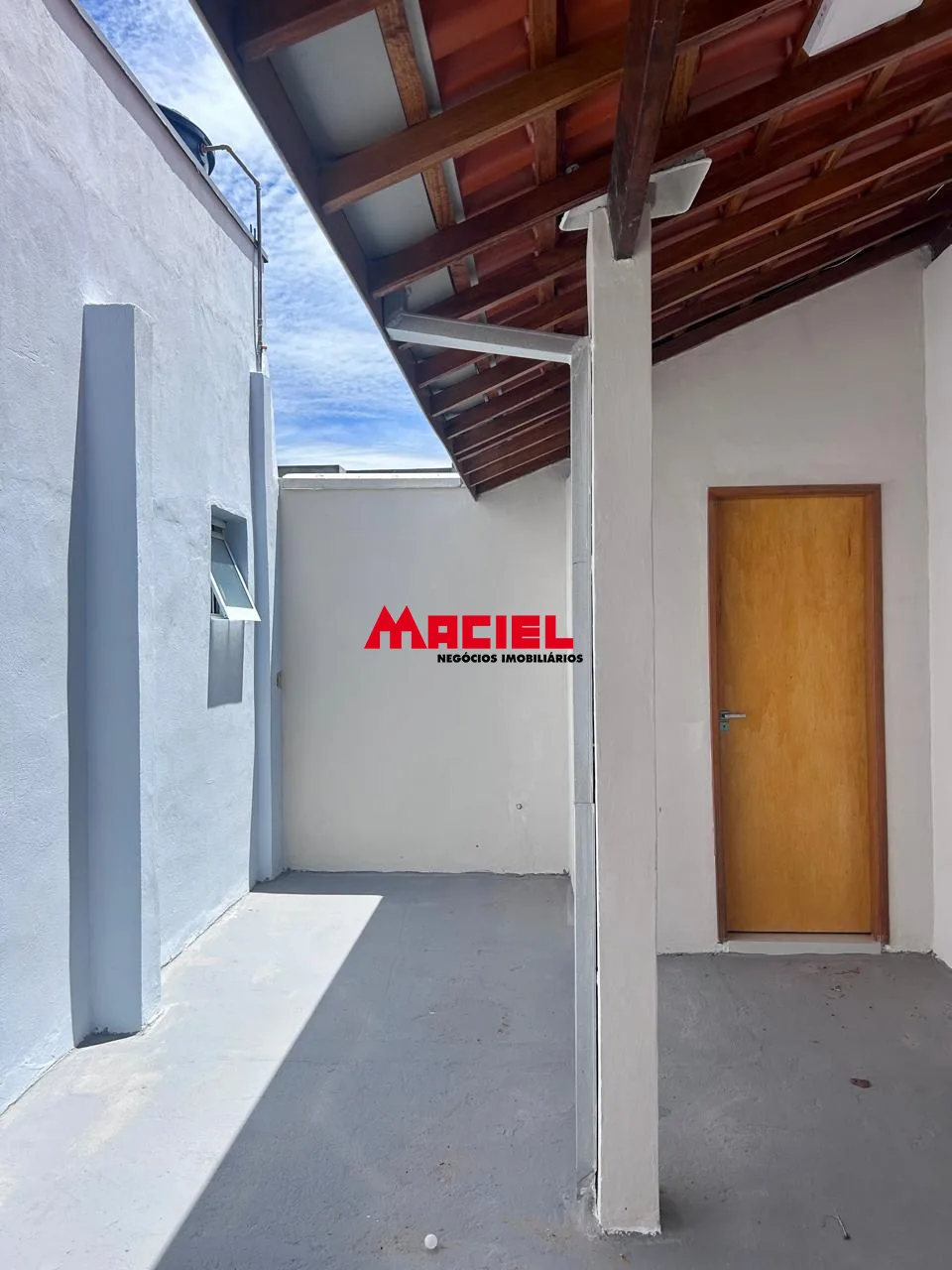 Alugar Casa / Padr&atilde;o em S&atilde;o Jos&eacute; dos Campos R$ 2.200,00 - Foto 3