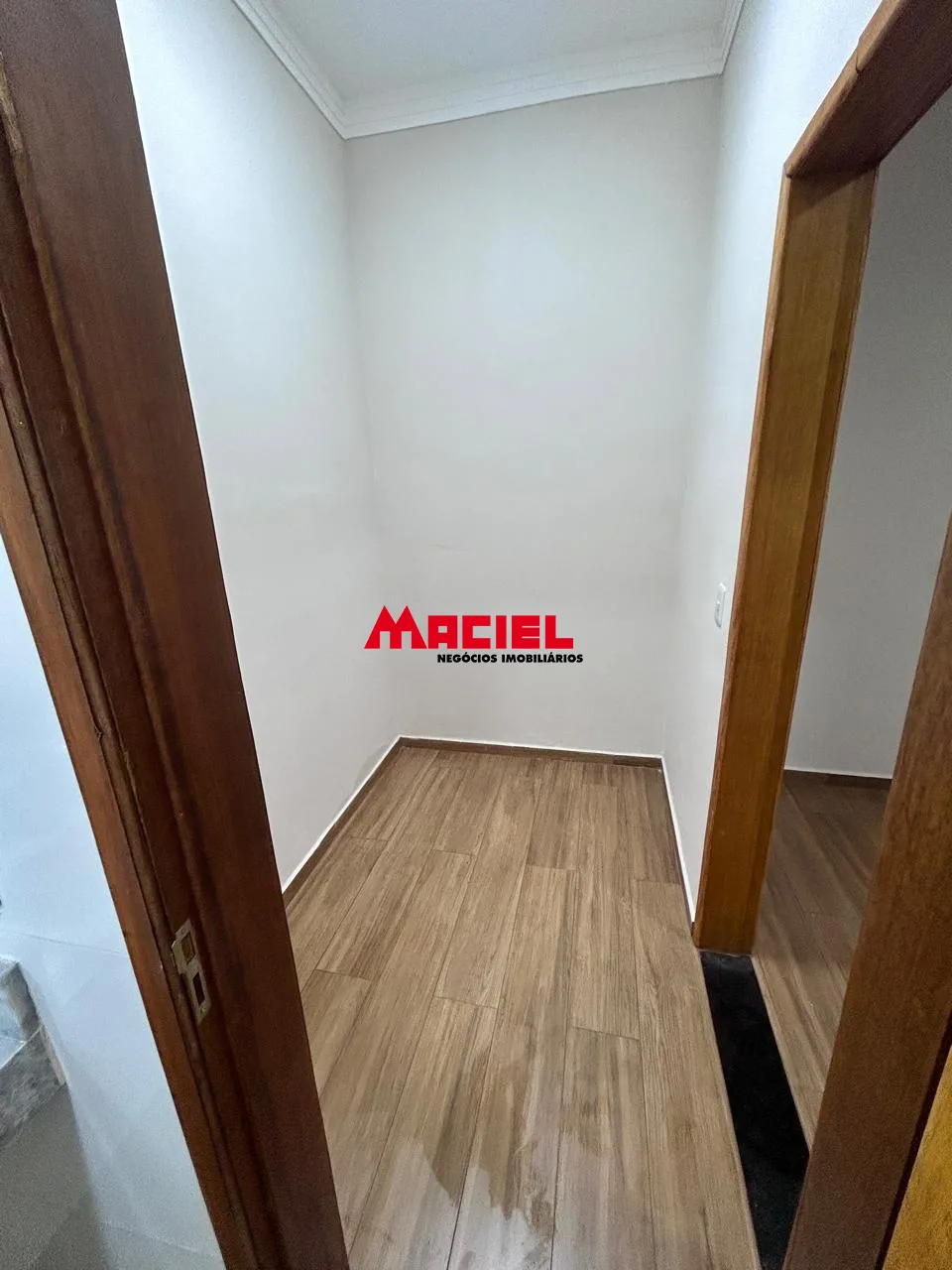 Alugar Casa / Padr&atilde;o em S&atilde;o Jos&eacute; dos Campos R$ 2.200,00 - Foto 4