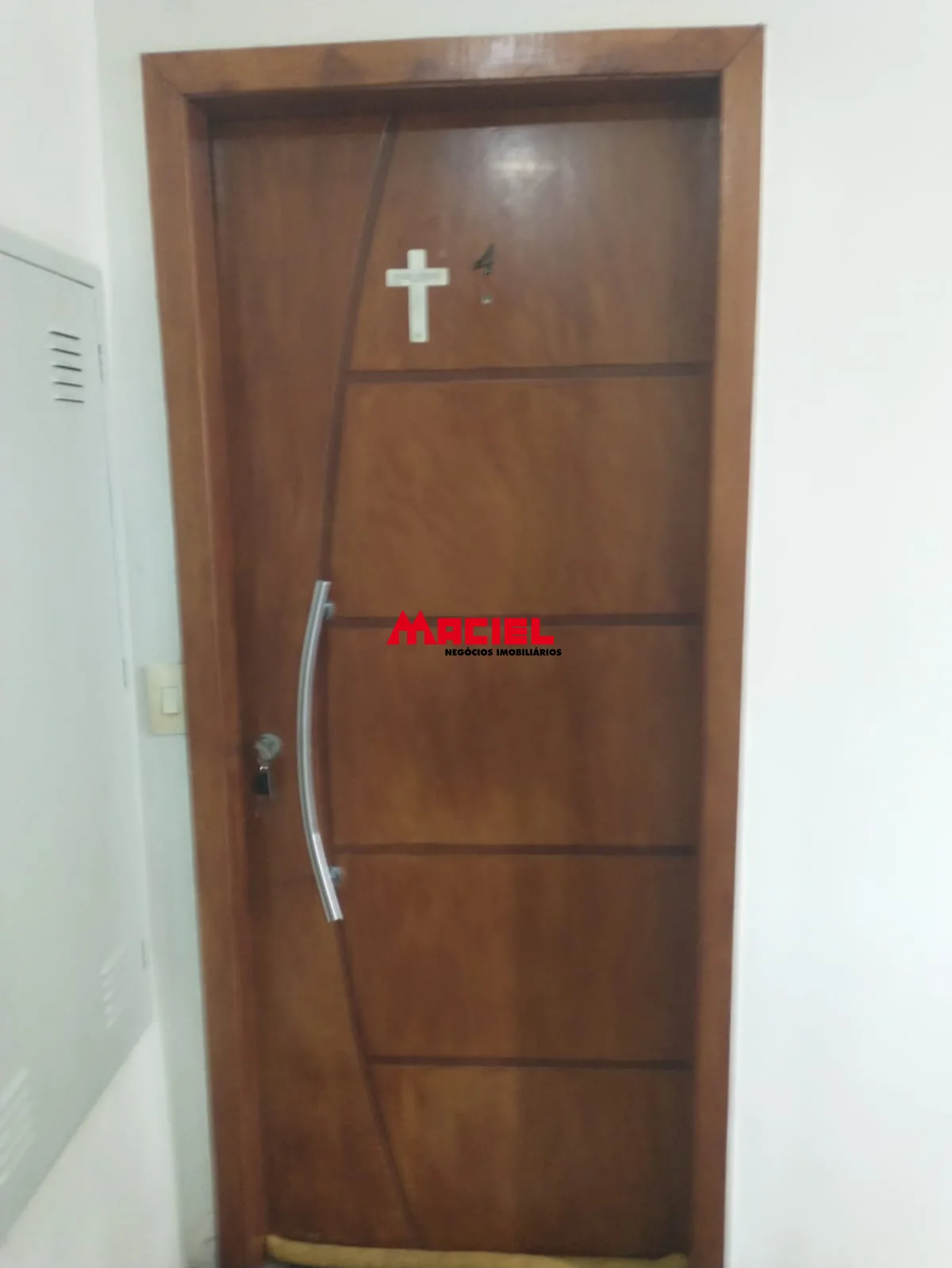 Alugar Apartamento / Padr&atilde;o em S&atilde;o Jos&eacute; dos Campos R$ 1.500,00 - Foto 2