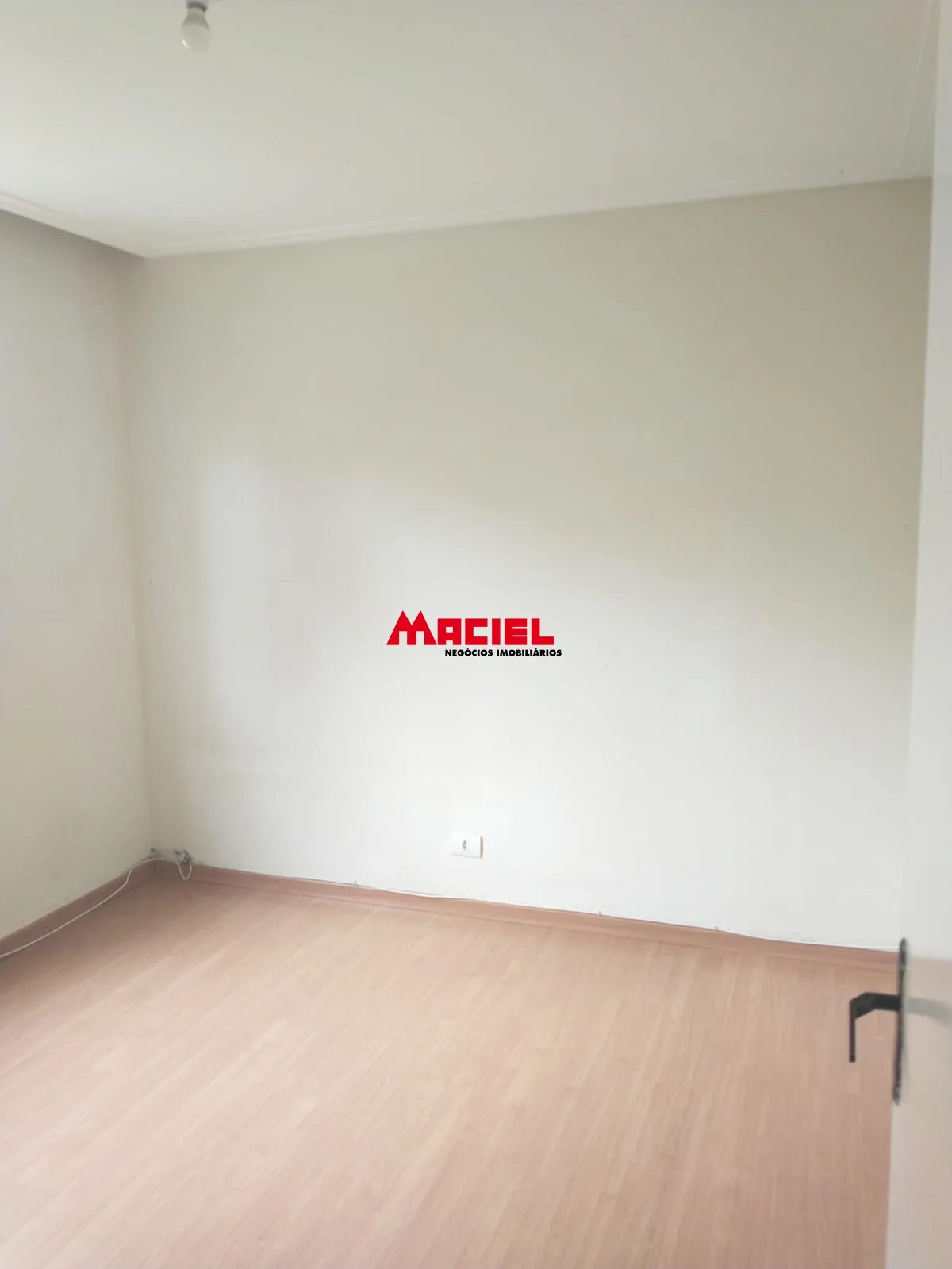 Alugar Apartamento / Padr&atilde;o em S&atilde;o Jos&eacute; dos Campos R$ 1.500,00 - Foto 4