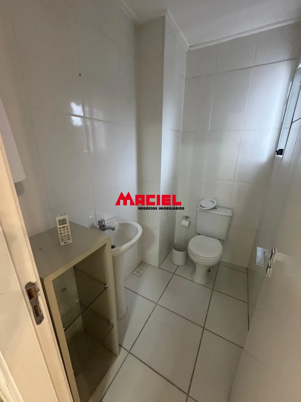 Alugar Comercial / Sala em Edif&iacute;cio/Condom&iacute;nio em S&atilde;o Jos&eacute; dos Campos R$ 3.600,00 - Foto 3