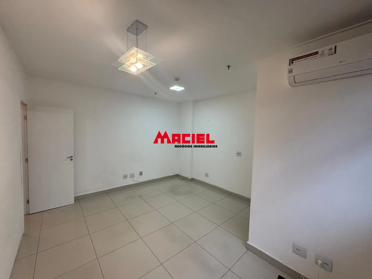 Alugar Comercial / Sala em Edif&iacute;cio/Condom&iacute;nio em S&atilde;o Jos&eacute; dos Campos R$ 3.600,00 - Foto 4