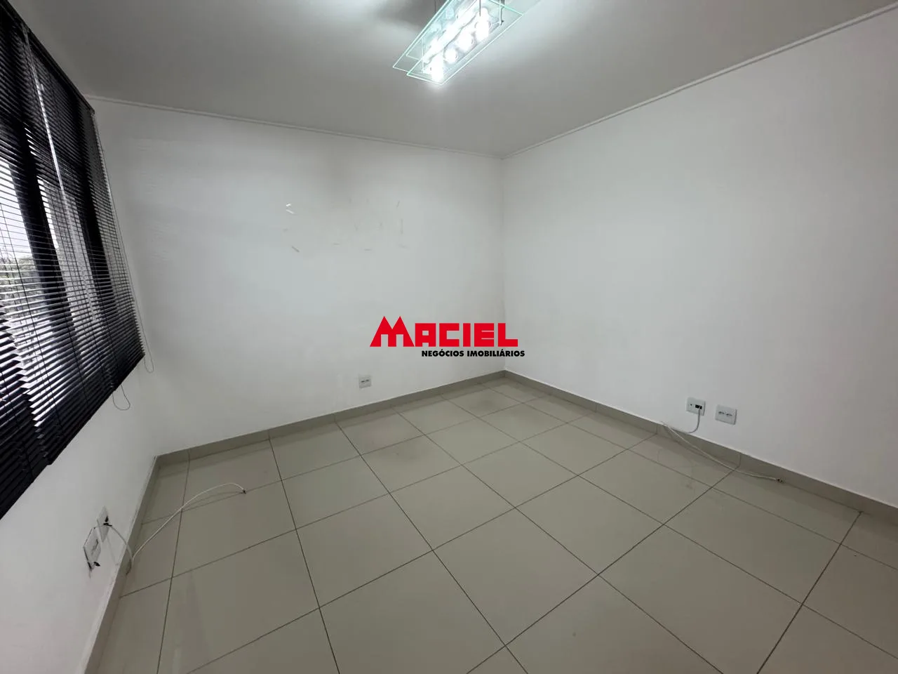 Alugar Comercial / Sala em Edif&iacute;cio/Condom&iacute;nio em S&atilde;o Jos&eacute; dos Campos R$ 3.600,00 - Foto 8