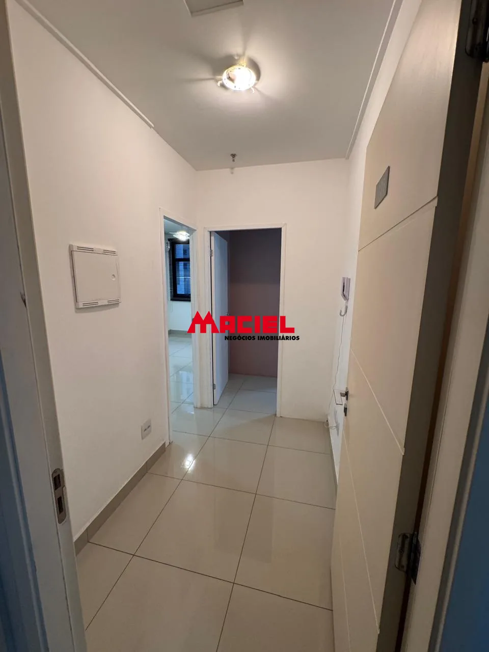 Alugar Comercial / Sala em Edif&iacute;cio/Condom&iacute;nio em S&atilde;o Jos&eacute; dos Campos R$ 3.600,00 - Foto 10