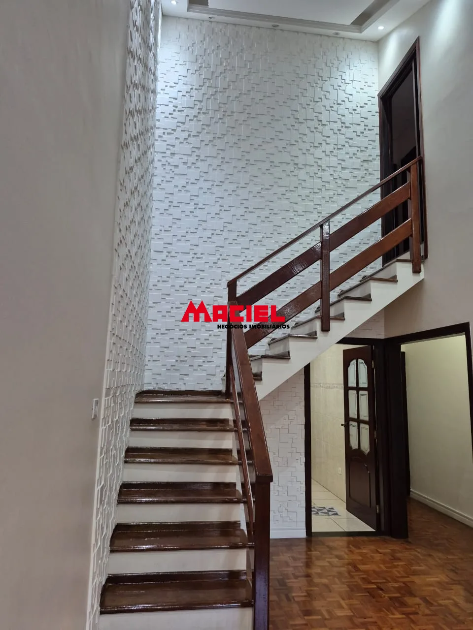 Comprar Casa / Sobrado em S&atilde;o Jos&eacute; dos Campos R$ 880.000,00 - Foto 3