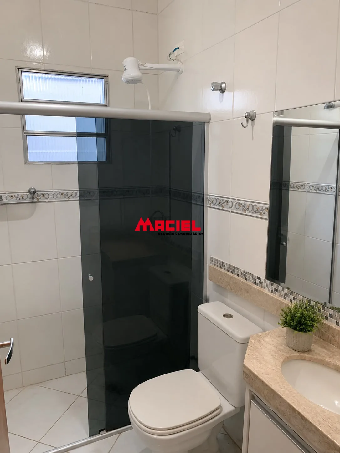 Alugar Casa / Padr&atilde;o em S&atilde;o Jos&eacute; dos Campos R$ 2.800,00 - Foto 5