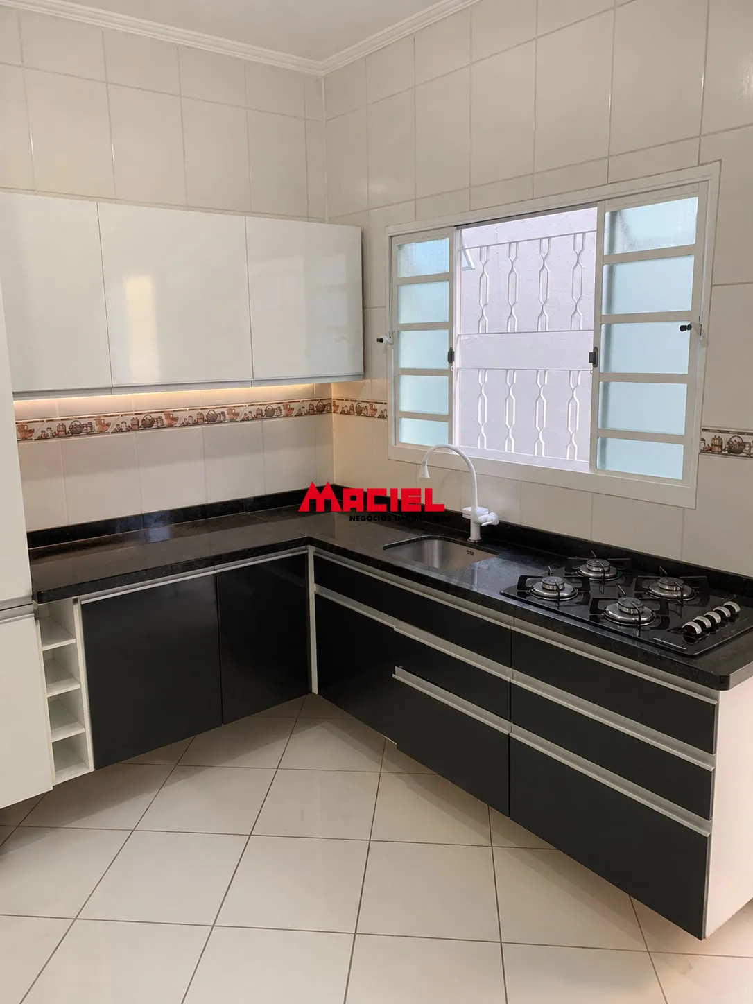 Alugar Casa / Padr&atilde;o em S&atilde;o Jos&eacute; dos Campos R$ 2.800,00 - Foto 12