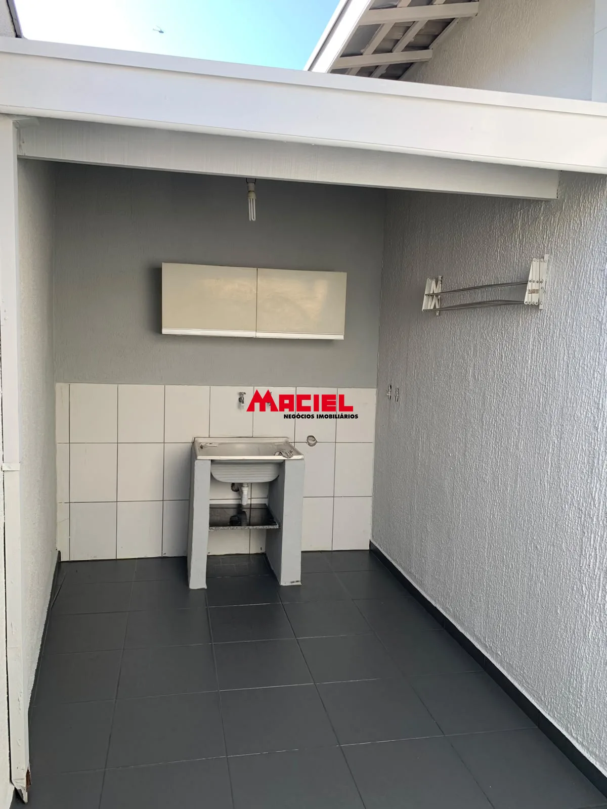 Alugar Casa / Padr&atilde;o em S&atilde;o Jos&eacute; dos Campos R$ 2.800,00 - Foto 15