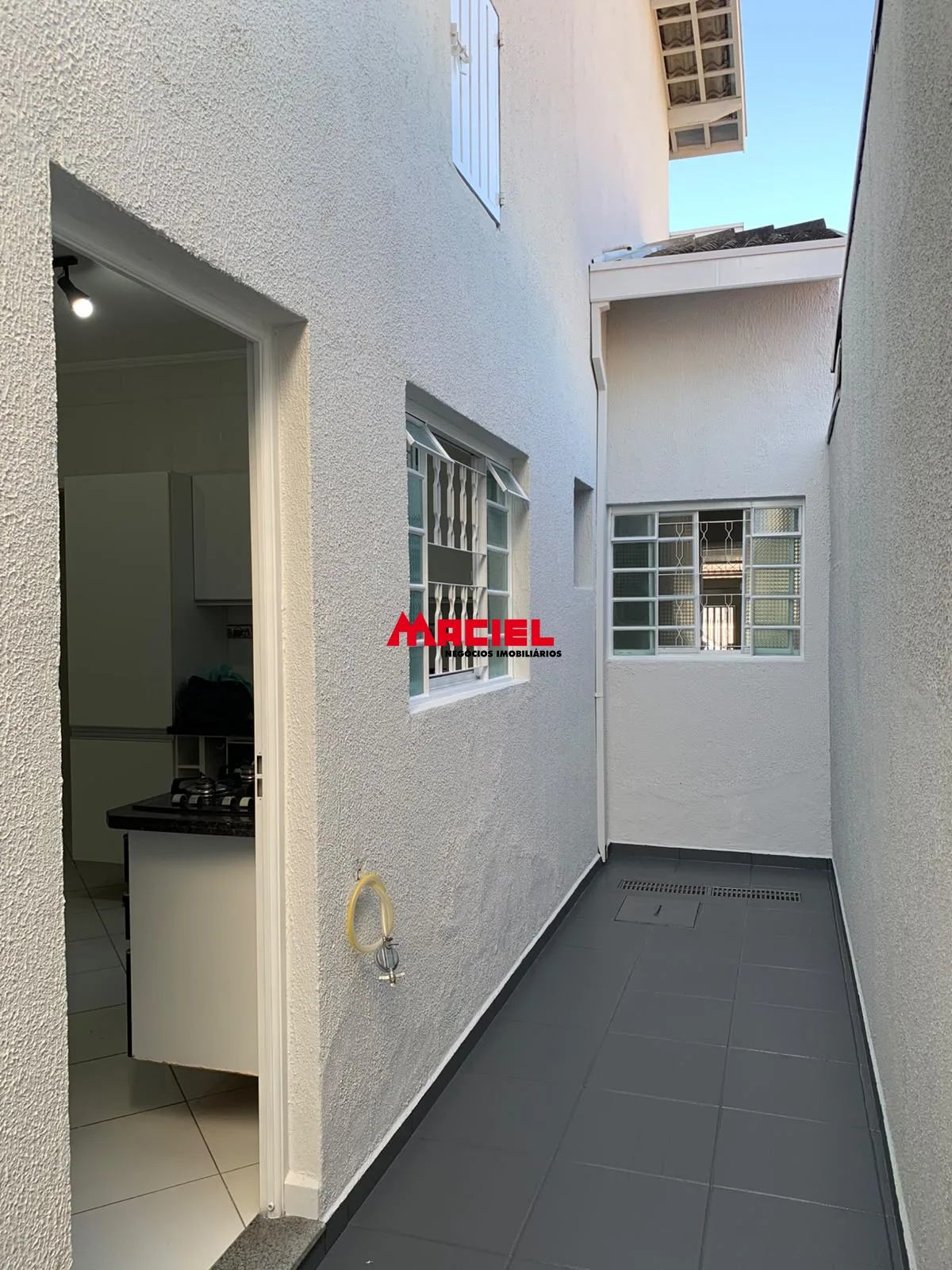 Alugar Casa / Padr&atilde;o em S&atilde;o Jos&eacute; dos Campos R$ 2.800,00 - Foto 17