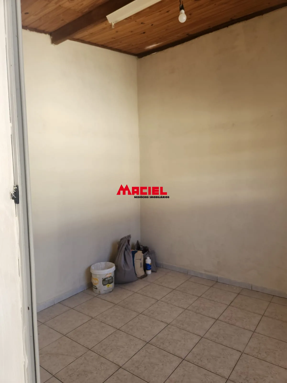 Alugar Casa / Padr&atilde;o em S&atilde;o Jos&eacute; dos Campos R$ 2.700,00 - Foto 1