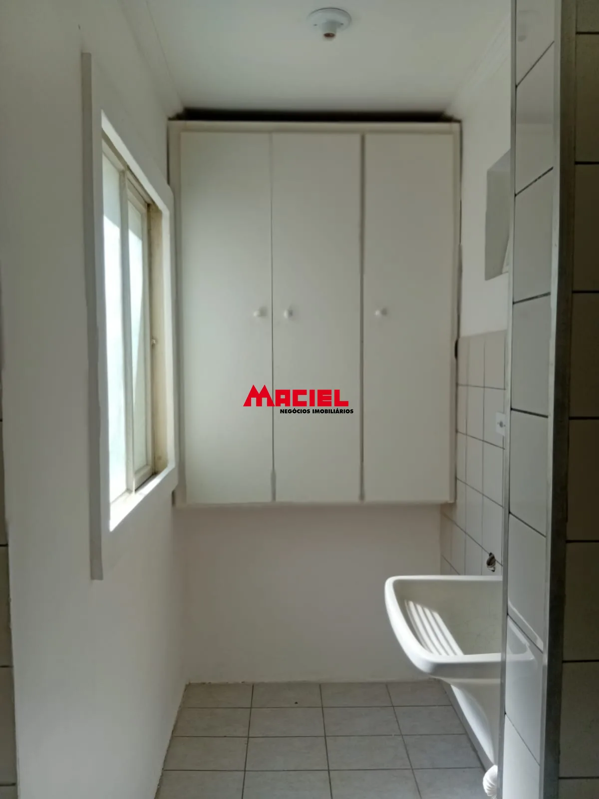 Alugar Apartamento / Padr&atilde;o em S&atilde;o Jos&eacute; dos Campos R$ 1.500,00 - Foto 4