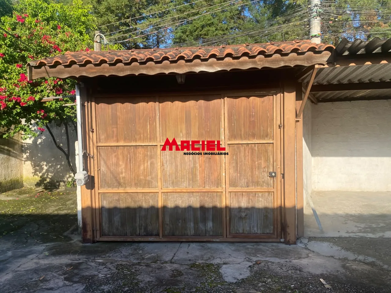Alugar Casa / Padr&atilde;o em S&atilde;o Jos&eacute; dos Campos R$ 2.100,00 - Foto 1