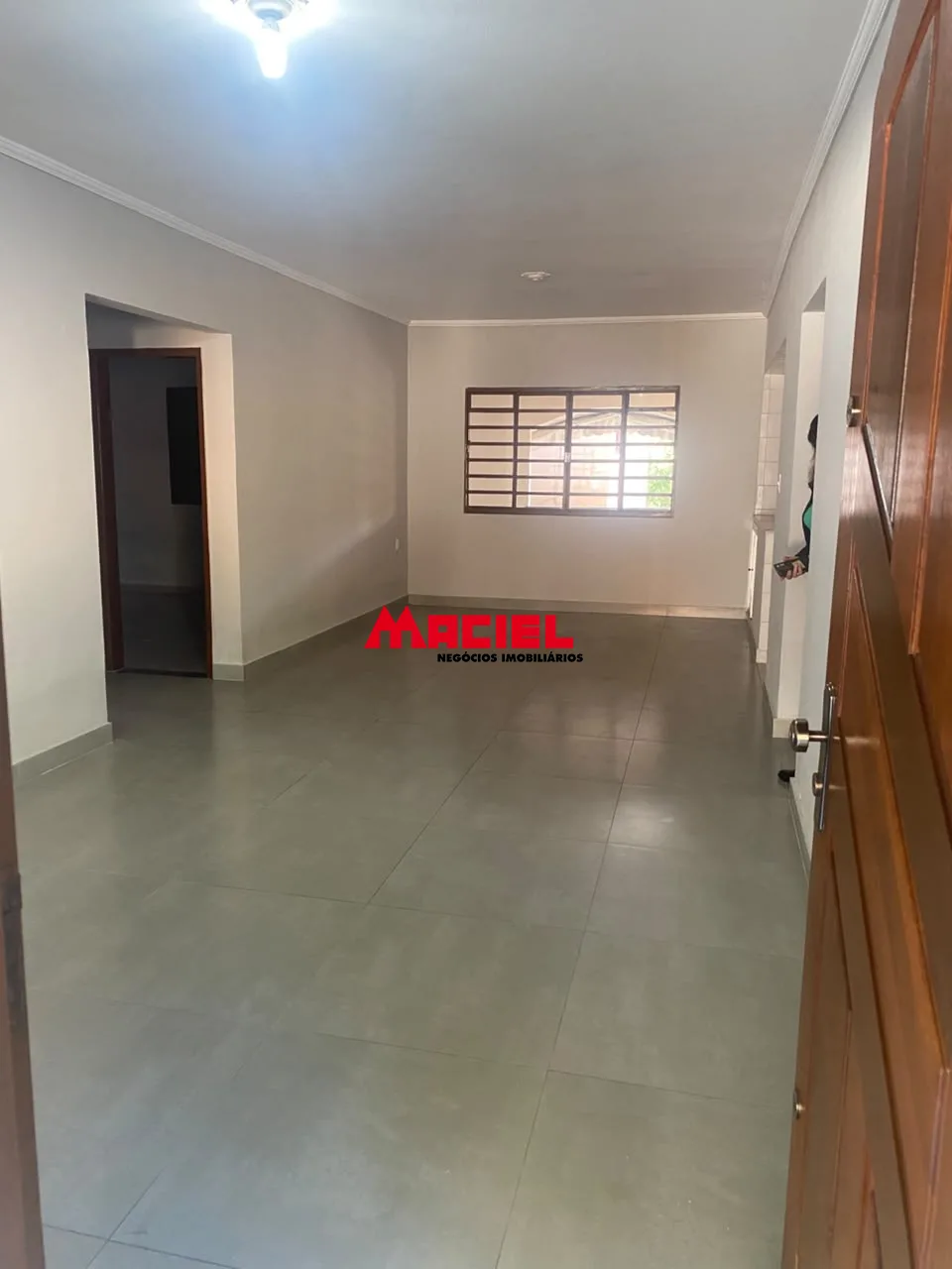 Alugar Casa / Padr&atilde;o em S&atilde;o Jos&eacute; dos Campos R$ 2.100,00 - Foto 3