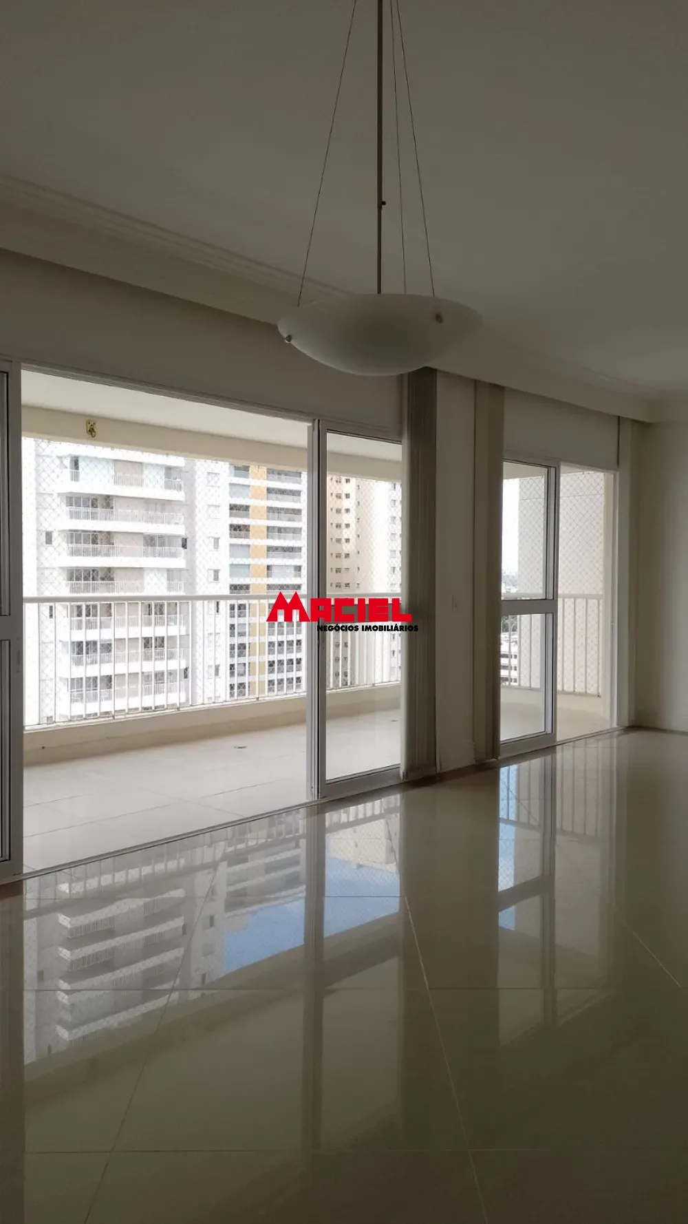Alugar Apartamento / Padr&atilde;o em S&atilde;o Jos&eacute; dos Campos R$ 5.200,00 - Foto 2