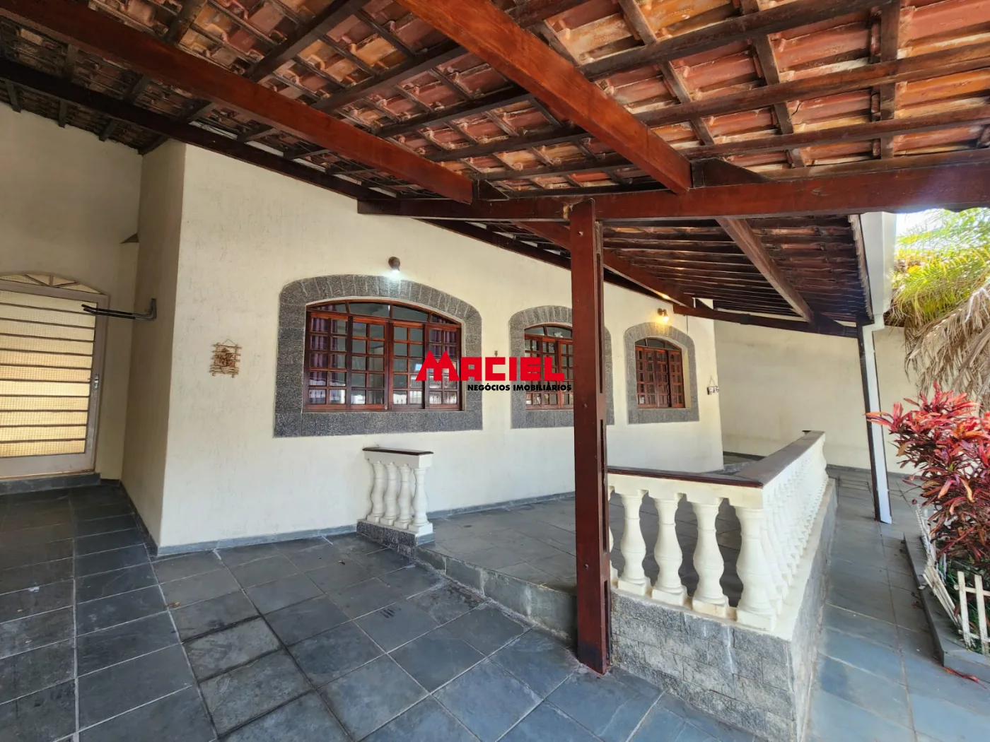 Comprar Casa / Padr&atilde;o em S&atilde;o Jos&eacute; dos Campos R$ 1.100.000,00 - Foto 1