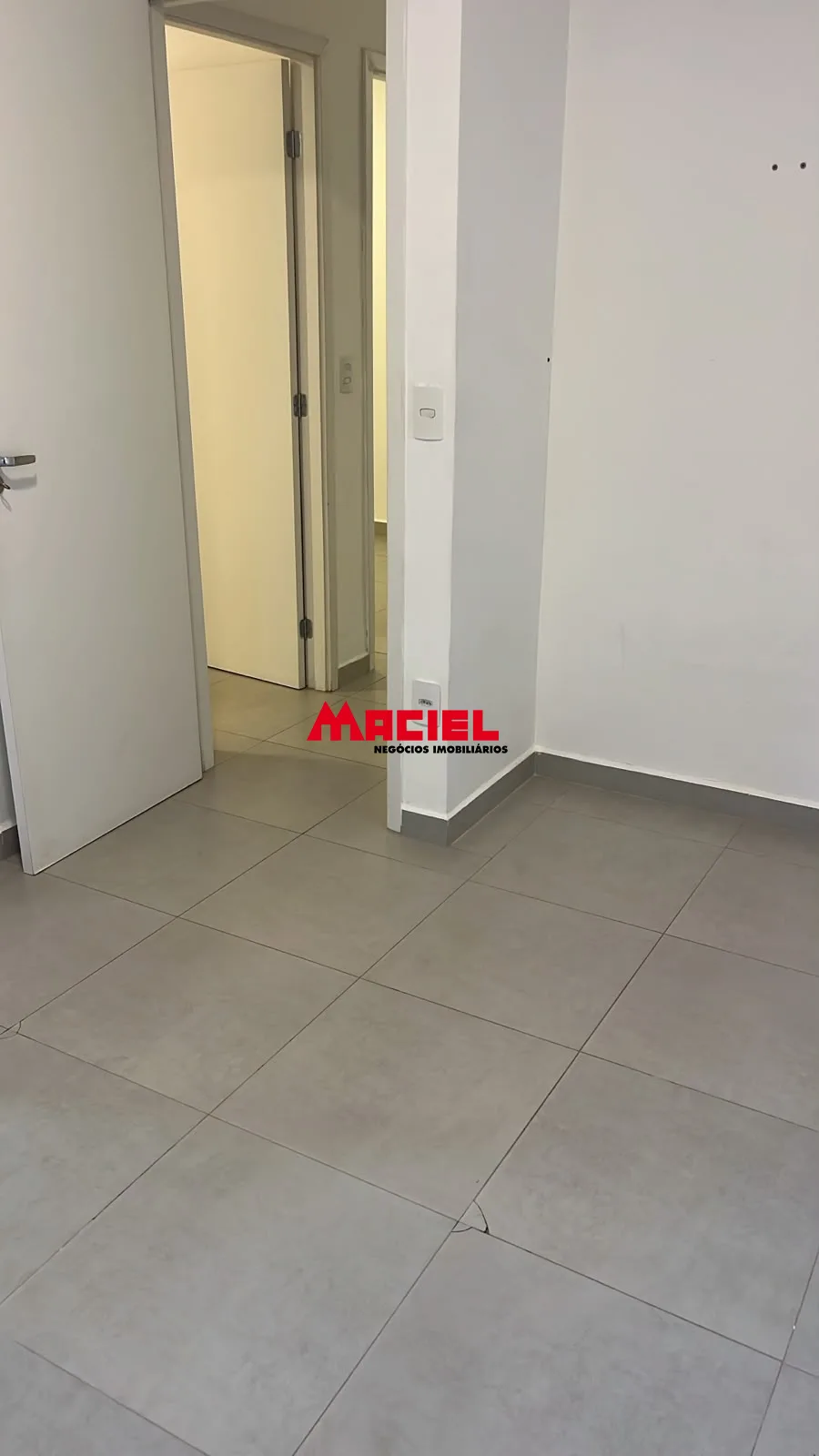 Alugar Apartamento / Padr&atilde;o em S&atilde;o Jos&eacute; dos Campos R$ 2.800,00 - Foto 3