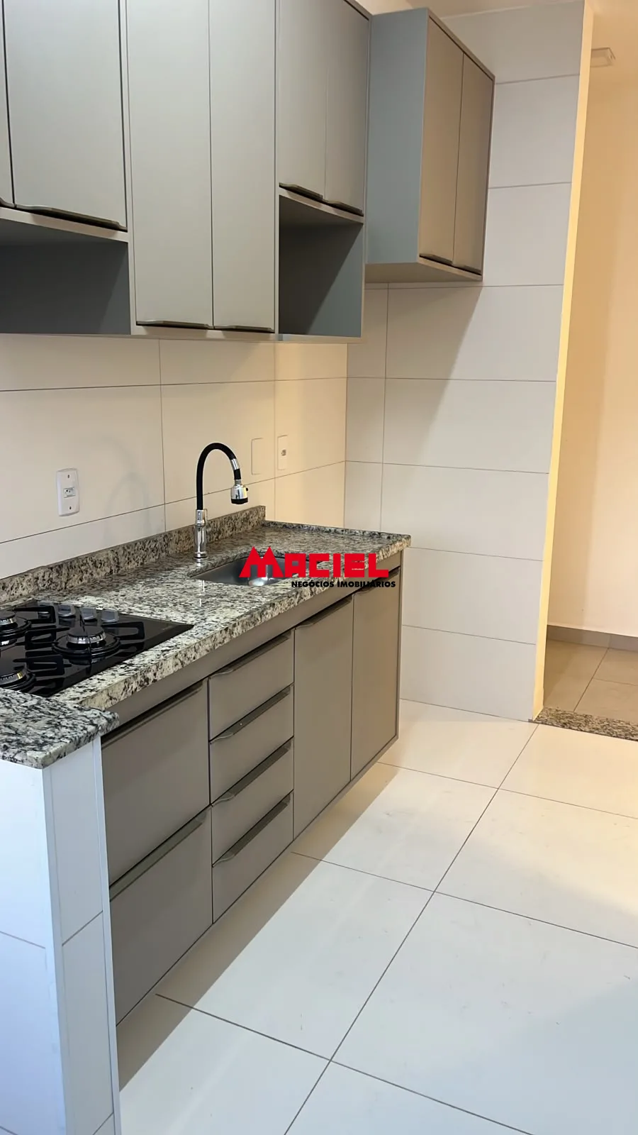 Alugar Apartamento / Padr&atilde;o em S&atilde;o Jos&eacute; dos Campos R$ 2.800,00 - Foto 2