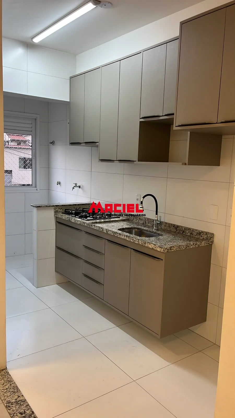 Alugar Apartamento / Padr&atilde;o em S&atilde;o Jos&eacute; dos Campos R$ 2.800,00 - Foto 1