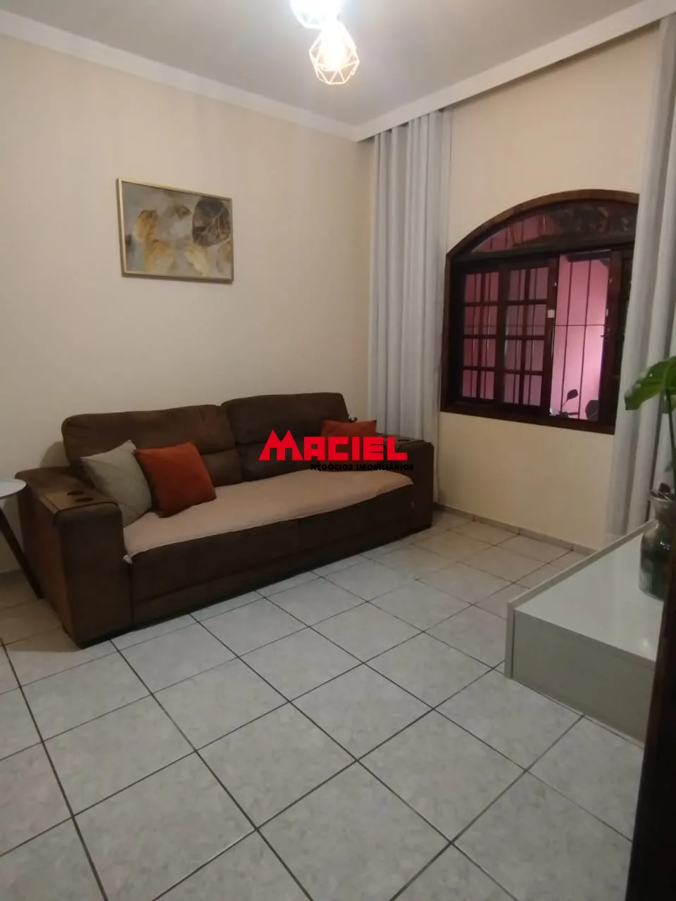 Alugar Casa / Sobrado em S&atilde;o Jos&eacute; dos Campos R$ 2.200,00 - Foto 2