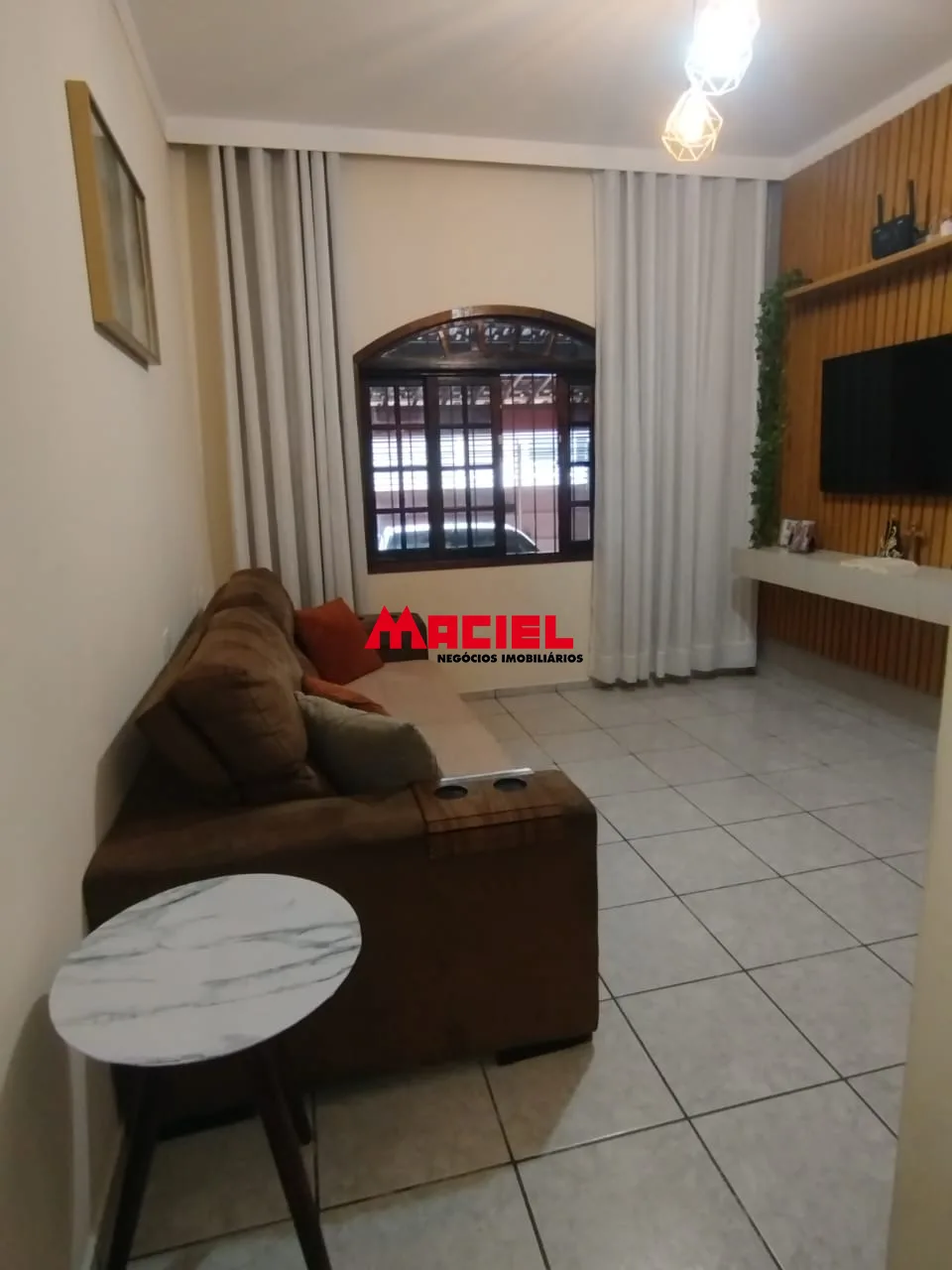 Alugar Casa / Sobrado em S&atilde;o Jos&eacute; dos Campos R$ 2.200,00 - Foto 3