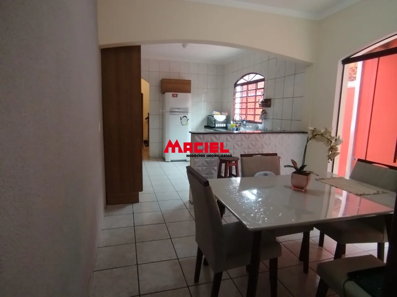 Alugar Casa / Sobrado em S&atilde;o Jos&eacute; dos Campos R$ 2.200,00 - Foto 4