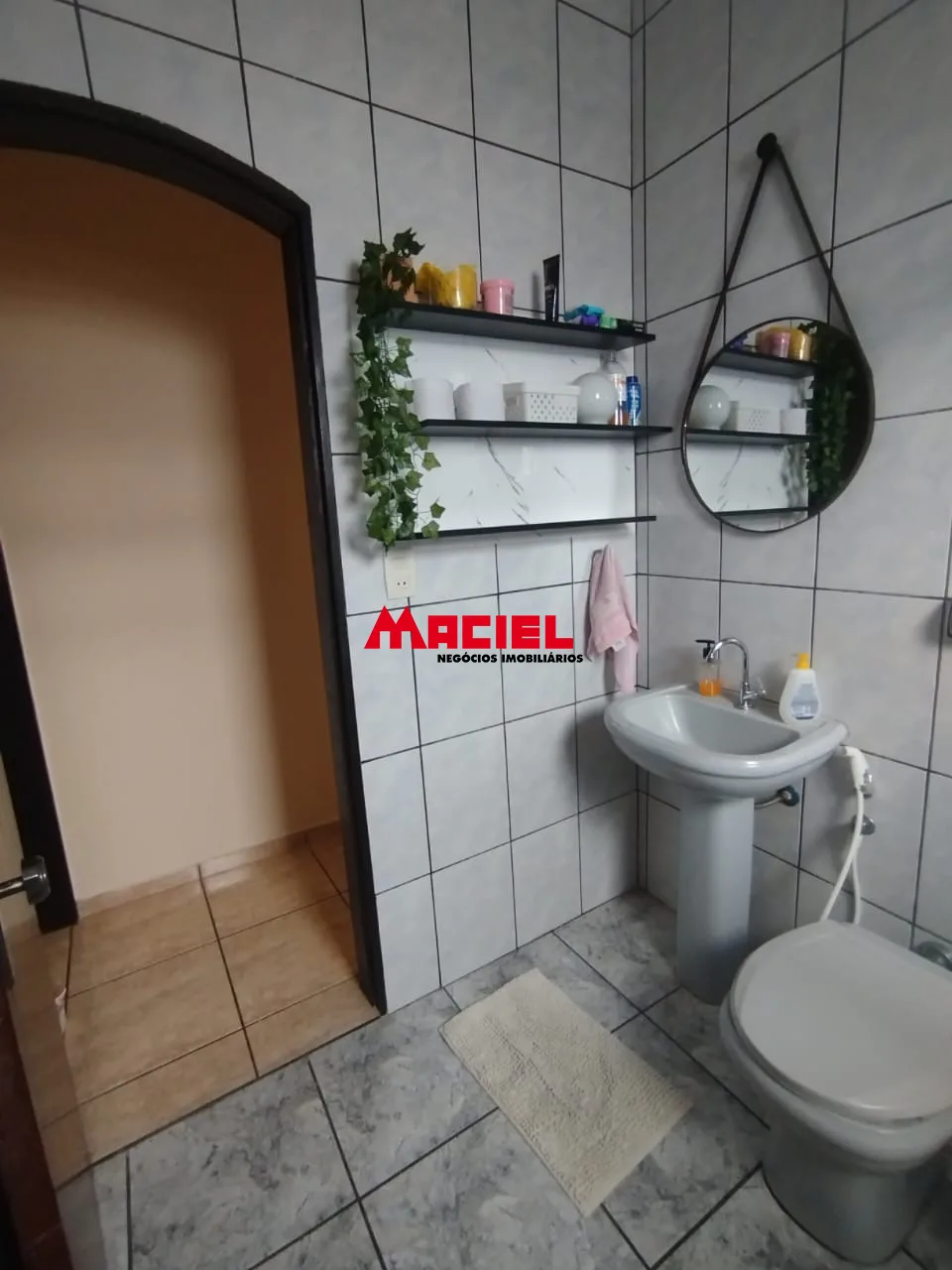 Alugar Casa / Sobrado em S&atilde;o Jos&eacute; dos Campos R$ 2.200,00 - Foto 18