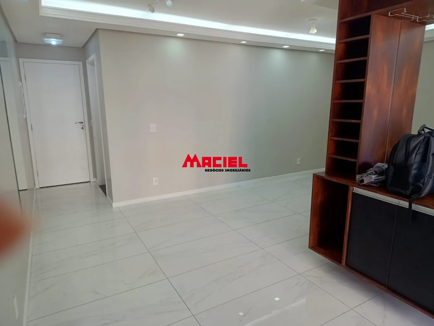 Alugar Apartamento / Padr&atilde;o em S&atilde;o Jos&eacute; dos Campos R$ 3.200,00 - Foto 2