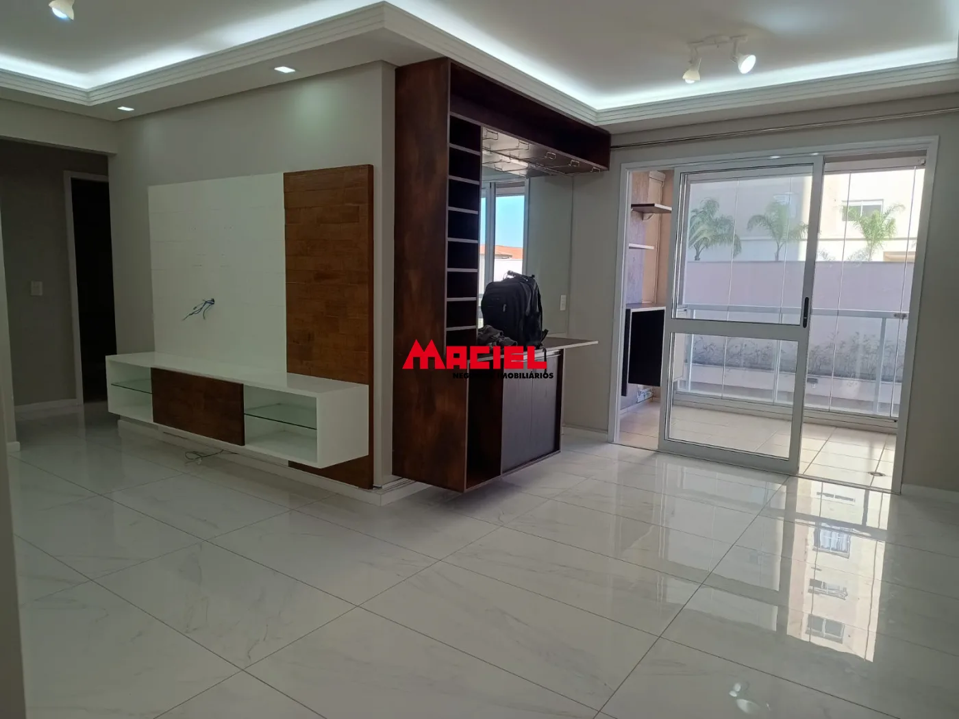 Alugar Apartamento / Padr&atilde;o em S&atilde;o Jos&eacute; dos Campos R$ 3.200,00 - Foto 1