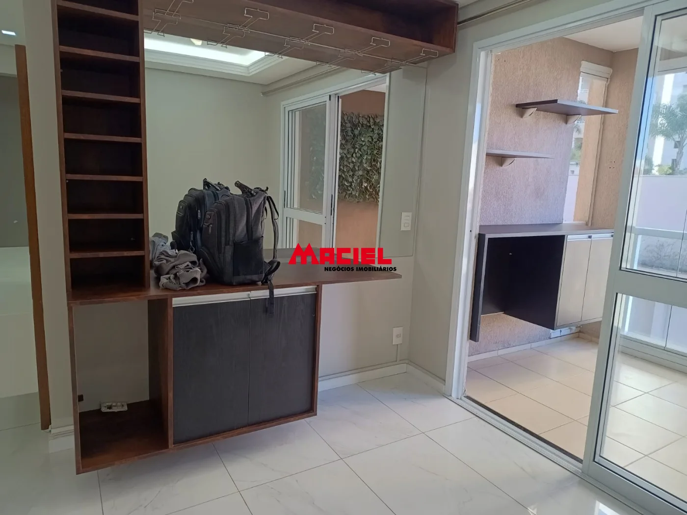 Alugar Apartamento / Padr&atilde;o em S&atilde;o Jos&eacute; dos Campos R$ 3.200,00 - Foto 3