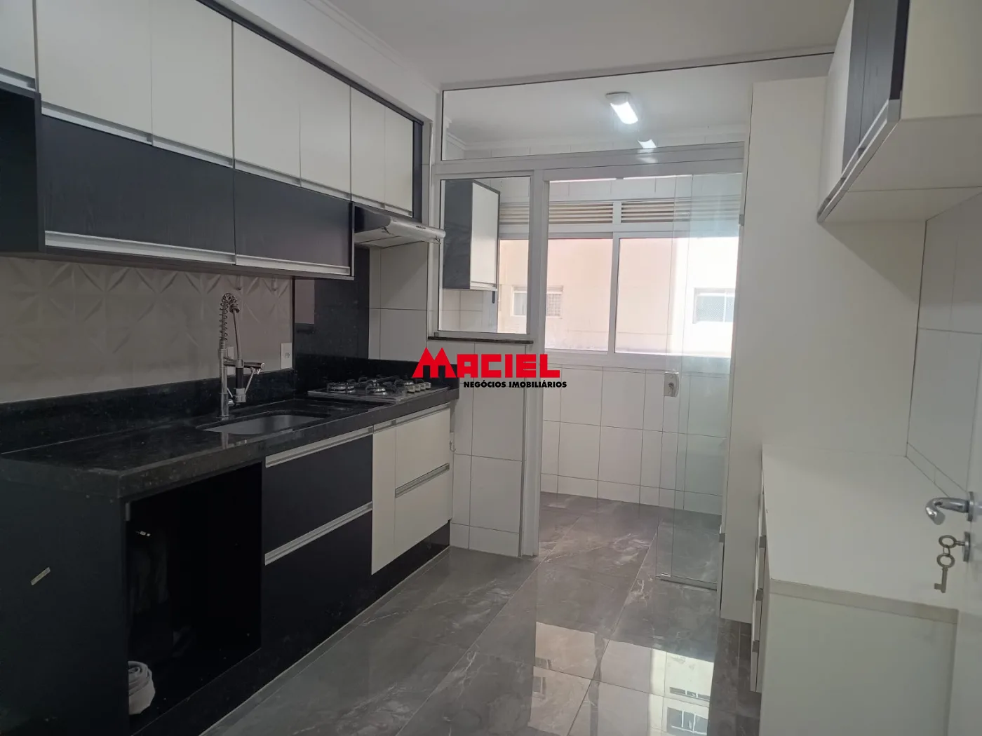 Alugar Apartamento / Padr&atilde;o em S&atilde;o Jos&eacute; dos Campos R$ 3.200,00 - Foto 10