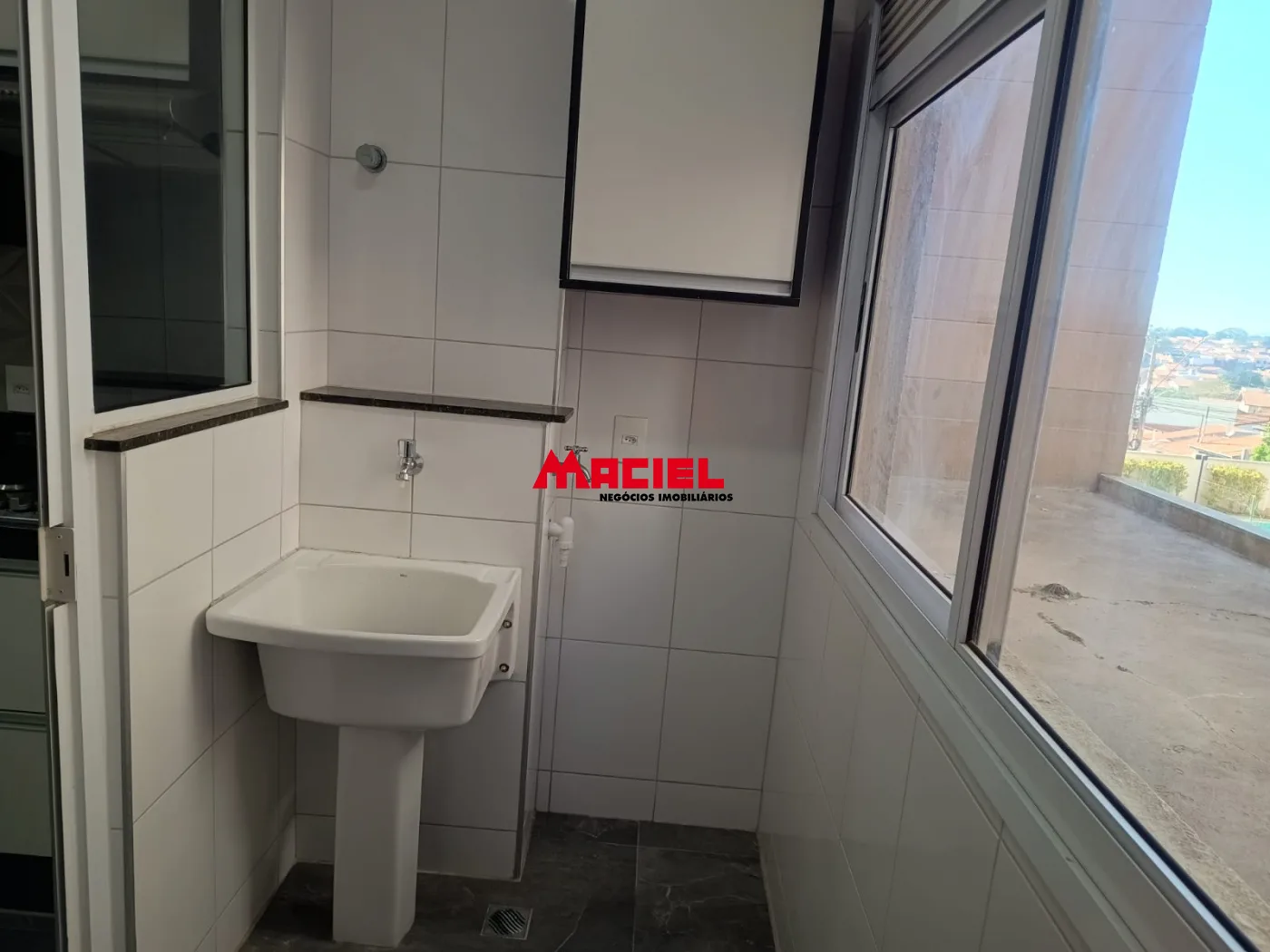 Alugar Apartamento / Padr&atilde;o em S&atilde;o Jos&eacute; dos Campos R$ 3.200,00 - Foto 13